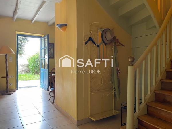 Maison en pierre de 245 m2, entièrement rénovée.