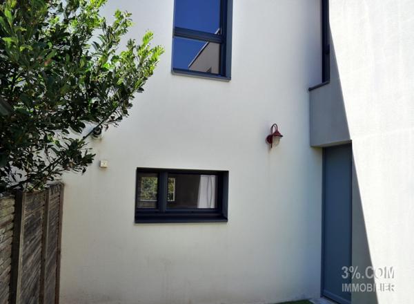 MAISON URBAINE Contemporaine 110 m² à Étage 4 CH avec JARDIN Privatif + 2 Parkings Privatifs en sous-sol Sécur Nantes (44300)