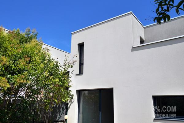 MAISON URBAINE Contemporaine 110 m² à Étage 4 CH avec JARDIN Privatif + 2 Parkings Privatifs en sous-sol Sécur Nantes (44300)