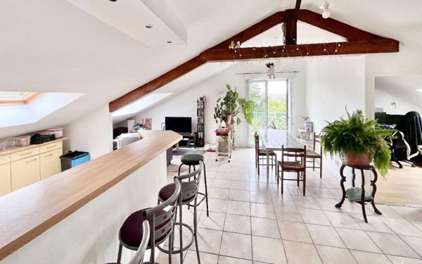 Appartement à vendre    3 pièces • 39,88 m2 Cambes-en-Plaine