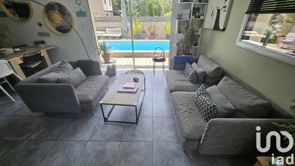 Maison à vendre 6 pièces 120 m² Saint-Saturnin-lès-Avignon