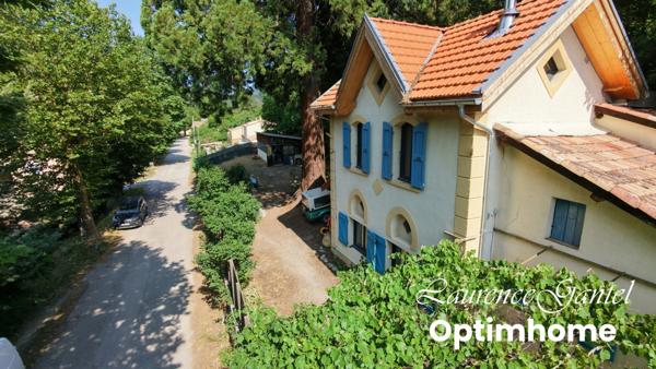 Maison atypique avec dépendance sur 1 550 m², sans vis-à-vis, à Barrême