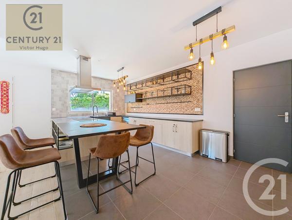 Maison à vendre  9 pièces - 242,96 m 2   LIMOGES  - 87