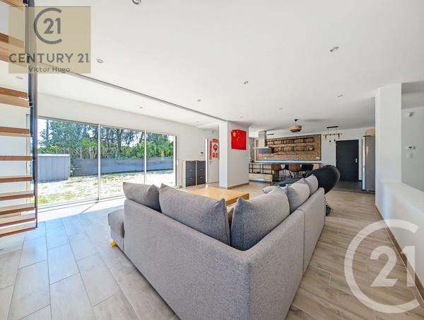Maison à vendre  9 pièces - 242,96 m 2   LIMOGES  - 87
