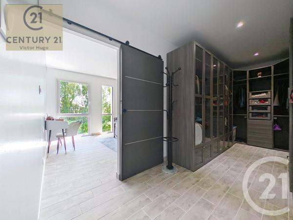 Maison à vendre  9 pièces - 242,96 m 2   LIMOGES  - 87