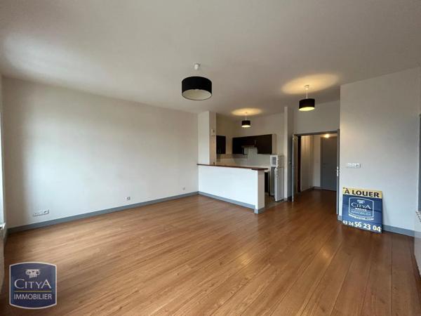 Appartement à louer 3 pièces 81.6m²