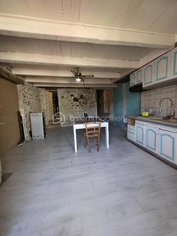 Votre prochain chez vous ou votre résidence secondaire à petit prix !
Cette maison en pierre de 90 m2 habitable est située dans un hameau sympathique et calme sur la commune de Saint Bonnet de Bellac (87300).

- Au rez-de-chaussée, une pièce de vie de 29 m2, une SDB de 6.5 m2 avec douche, meuble simple vasque et WC, 
Un palier après 4 marches dessert une pièce servant de chambre mais de seulement 7.3 m2 puis un salon lumineux de 15 m2 suivi d’une possible cuisine extérieure en travaux avec sortie sur le terrain. 

- À l'étage, 2 grandes chambres de 16 m2 chacune.

L'ensemble des ouvertures est en double vitrage PVC (hormis dans une chambre). 

- Deux grandes dépendances attenantes de 44 et 60 m2, cette dernière contenant un cellier fermé de 11.9 m2 accueillant le ballon d'eau chaude, un WC et les branchements nécessaires en eau et électricité. 

- Cette maison nécessite des travaux mais offre de grandes possibilités d'extension de la surface habitable grâce à ses dépendances, d'ailleurs, il est à noter qu'une ouverture a été créée pour relier la pièce de vie avec la grange de 44 m2 (alimentée en eaux et électricité).

Le terrain de 374 m2 situé en hauteur par rapport à la route ajoute une certaine intimité. 
Également, une terrasse de 18 m2 bétonnée avec barbecue et bac à eau est bien agréable.
Le stationnement est possible devant la grange.

Les bâtiments sont sains et une grande partie de la toiture a été refaite depuis 2010. 
Raccordement au tout à l'égout. 

Toutes nécessités à environ 10kms.

Non soumise au DPE, chauffage inexistant, toutefois la cheminée est tubée pour accueillir un poêle à granulés.

Prix du bien : 45 000,00 €
Les honoraires d'agence sont à la charge du vendeur.

Les informations sur les risques auxquels ce bien est exposé sont disponibles sur le site Géorisques : www.georisques.gouv.fr

Contact : 0621062197
Mail : d.oesterreicher@bskimmobilier.com

—----------

Your next home or second home at a low price!
This 90 m² stone house is located in a pleasant and quiet hamlet in the commune of Saint Bonnet de Bellac (87300).

On the ground floor, there is a 29 m² living room, a 6.5 m² bathroom with shower, single sink unit and toilet.
A landing after 4 steps leads to a room used as a bedroom but only 7.3 m² in size, then a bright 15 m² lounge followed by a possible outdoor kitchen under construction with access to the grounds. 

Upstairs, there are 2 large bedrooms, each 16 m² in size.

All windows are double-glazed PVC (except in one bedroom). 

Two large adjoining outbuildings of 44 and 60 m², the latter containing a closed storeroom of 11.9 m² housing the hot water tank, a WC and the necessary water and electricity connections.

This house requires some work but offers great potential for extending the living space thanks to its outbuildings. It should be noted that an opening has been created to connect the living room with the 44 m² barn (supplied with water and electricity).

The 374 m² plot of land, located above the road, adds a certain amount of privacy. 
There is also a pleasant 18 m² concrete terrace with a barbecue and water tank. 
Parking is available in front of the barn.

The buildings are in good condition and much of the roof has been redone since 2010. 
Connected to mains drainage. 

All amenities within approximately 10km away.

Not subject to energy performance certification, no heating, however the chimney is lined to accommodate a wood-burning stove.

Property price: €45,000
Agency fees payable by the seller.

Contact: 0621062197
Email: d.oesterreicher@bskimmobilier.com