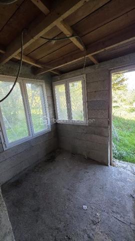 Votre prochain chez vous ou votre résidence secondaire à petit prix !
Cette maison en pierre de 90 m2 habitable est située dans un hameau sympathique et calme sur la commune de Saint Bonnet de Bellac (87300).

- Au rez-de-chaussée, une pièce de vie de 29 m2, une SDB de 6.5 m2 avec douche, meuble simple vasque et WC, 
Un palier après 4 marches dessert une pièce servant de chambre mais de seulement 7.3 m2 puis un salon lumineux de 15 m2 suivi d’une possible cuisine extérieure en travaux avec sortie sur le terrain. 

- À l'étage, 2 grandes chambres de 16 m2 chacune.

L'ensemble des ouvertures est en double vitrage PVC (hormis dans une chambre). 

- Deux grandes dépendances attenantes de 44 et 60 m2, cette dernière contenant un cellier fermé de 11.9 m2 accueillant le ballon d'eau chaude, un WC et les branchements nécessaires en eau et électricité. 

- Cette maison nécessite des travaux mais offre de grandes possibilités d'extension de la surface habitable grâce à ses dépendances, d'ailleurs, il est à noter qu'une ouverture a été créée pour relier la pièce de vie avec la grange de 44 m2 (alimentée en eaux et électricité).

Le terrain de 374 m2 situé en hauteur par rapport à la route ajoute une certaine intimité. 
Également, une terrasse de 18 m2 bétonnée avec barbecue et bac à eau est bien agréable.
Le stationnement est possible devant la grange.

Les bâtiments sont sains et une grande partie de la toiture a été refaite depuis 2010. 
Raccordement au tout à l'égout. 

Toutes nécessités à environ 10kms.

Non soumise au DPE, chauffage inexistant, toutefois la cheminée est tubée pour accueillir un poêle à granulés.

Prix du bien : 45 000,00 €
Les honoraires d'agence sont à la charge du vendeur.

Les informations sur les risques auxquels ce bien est exposé sont disponibles sur le site Géorisques : www.georisques.gouv.fr

Contact : 0621062197
Mail : d.oesterreicher@bskimmobilier.com

—----------

Your next home or second home at a low price!
This 90 m² stone house is located in a pleasant and quiet hamlet in the commune of Saint Bonnet de Bellac (87300).

On the ground floor, there is a 29 m² living room, a 6.5 m² bathroom with shower, single sink unit and toilet.
A landing after 4 steps leads to a room used as a bedroom but only 7.3 m² in size, then a bright 15 m² lounge followed by a possible outdoor kitchen under construction with access to the grounds. 

Upstairs, there are 2 large bedrooms, each 16 m² in size.

All windows are double-glazed PVC (except in one bedroom). 

Two large adjoining outbuildings of 44 and 60 m², the latter containing a closed storeroom of 11.9 m² housing the hot water tank, a WC and the necessary water and electricity connections.

This house requires some work but offers great potential for extending the living space thanks to its outbuildings. It should be noted that an opening has been created to connect the living room with the 44 m² barn (supplied with water and electricity).

The 374 m² plot of land, located above the road, adds a certain amount of privacy. 
There is also a pleasant 18 m² concrete terrace with a barbecue and water tank. 
Parking is available in front of the barn.

The buildings are in good condition and much of the roof has been redone since 2010. 
Connected to mains drainage. 

All amenities within approximately 10km away.

Not subject to energy performance certification, no heating, however the chimney is lined to accommodate a wood-burning stove.

Property price: €45,000
Agency fees payable by the seller.

Contact: 0621062197
Email: d.oesterreicher@bskimmobilier.com