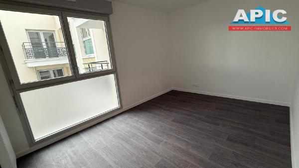 ARNOUVILLE Au pied de la gare et des commerces. Appartement ...
