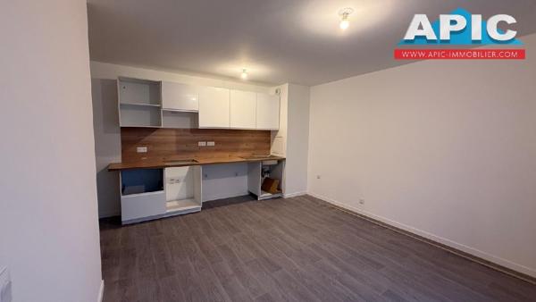 ARNOUVILLE Au pied de la gare et des commerces. Appartement ...