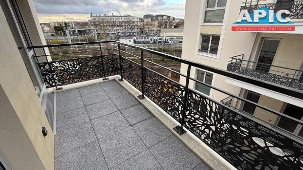 ARNOUVILLE Au pied de la gare et des commerces. Appartement ...