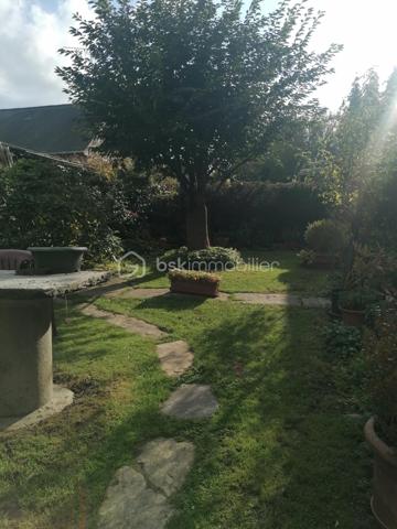 Immeuble commercial de 200 m²