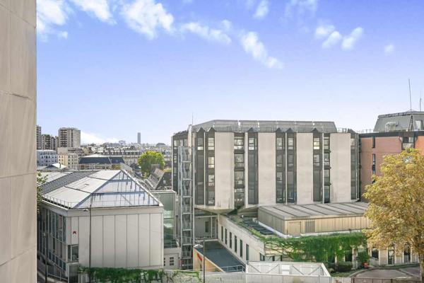 Paris (75010) Paris 10ème Hôpital Saint-Louis / rue Saint-Maur - grand deux pièces avec sa loggia