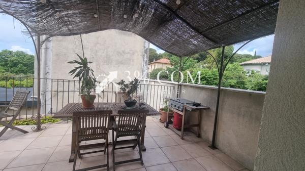 Maison 8 pièce(s) 4 chambre(s) 240 m²