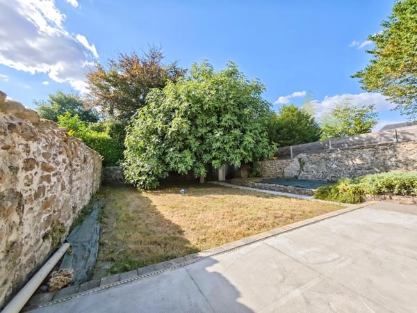 MAISON ANCIENNE A SAINT LAURENT SUR SEVRE (85)