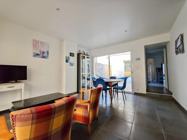 MAISON ANCIENNE A SAINT LAURENT SUR SEVRE (85)