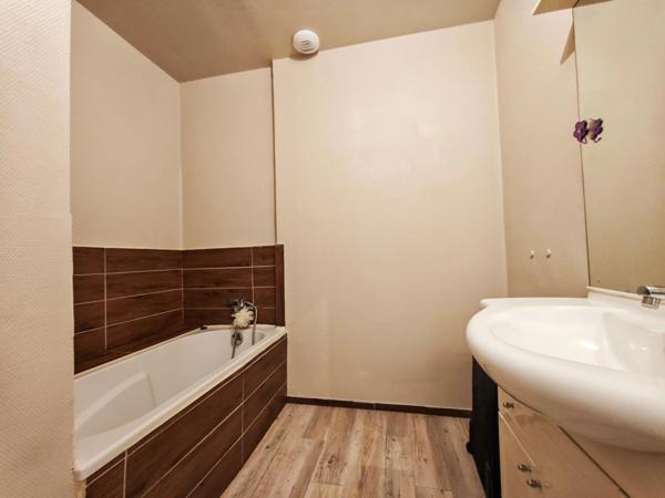 MAISON ANCIENNE A SAINT LAURENT SUR SEVRE (85)