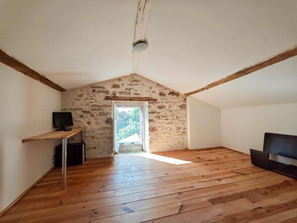 MAISON ANCIENNE A SAINT LAURENT SUR SEVRE (85)