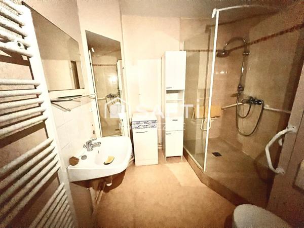 Studio "Senior" très bon état;bon rendement....ou pour en jouir.