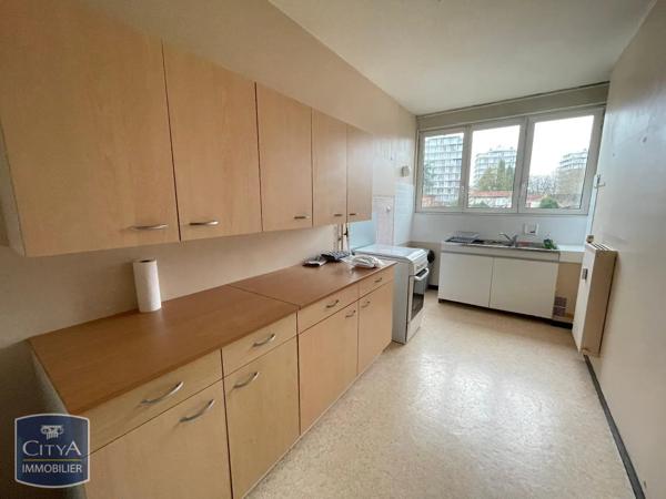 Appartement à louer 2 pièces 48.77m² Angoulême (16000)