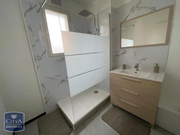 Appartement à louer 2 pièces 48.77m² Angoulême (16000)
