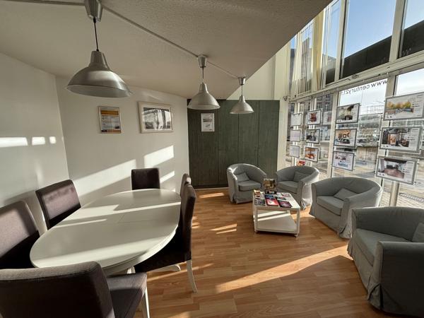 Bureaux commerces à louer centre ville de Nantes avec double vitrine