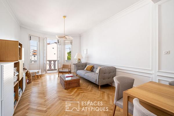 Appartement rénové par architecte en dernier étage avec balcon et vue dégagée