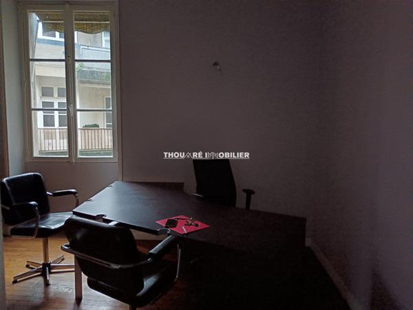 44000 NANTES NANTES PLACE GRALIN Bureaux 84.20 m2