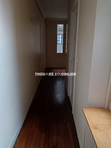 44000 NANTES NANTES PLACE GRALIN Bureaux 84.20 m2