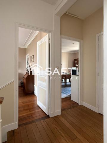 Chaleureuse maison de maître / buttes à Créteil