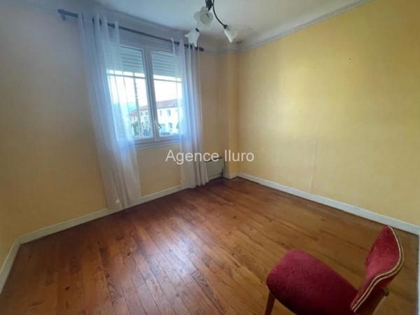 Maison - Oloron-sainte-marie - Réf.:205379 - MAISON T6 AVEC JARDIN ET GARAGE DANS SECTEUR RECHERCHE *** SOUS COMPROMIS ***