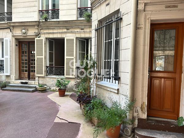 Appartement Paris 3 pièce(s) 36.52 m2