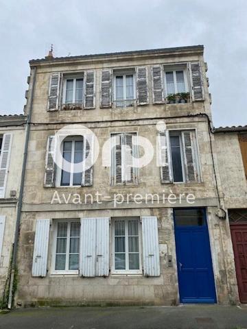 Immeuble à vendre    8 pièces • 186,07 m2 Rochefort