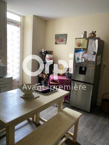 Immeuble à vendre    8 pièces • 186,07 m2 Rochefort