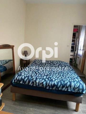 Immeuble à vendre    8 pièces • 186,07 m2 Rochefort