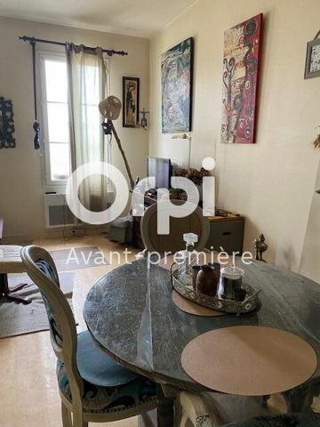 Immeuble à vendre    8 pièces • 186,07 m2 Rochefort