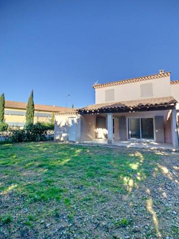 VILLA AVEC JARDIN CLOS - GARAGE - TERRASSE