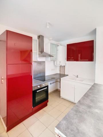 VILLA AVEC JARDIN CLOS - GARAGE - TERRASSE