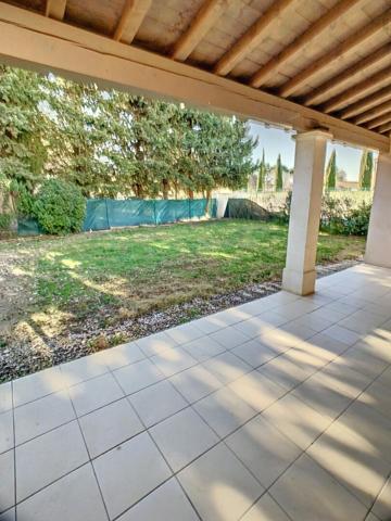 VILLA AVEC JARDIN CLOS - GARAGE - TERRASSE