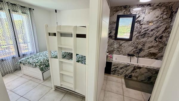 Bagnols-en-Forêt — villa contemporaine 5 pièces 114 m² avec piscine