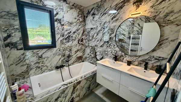 Bagnols-en-Forêt — villa contemporaine 5 pièces 114 m² avec piscine