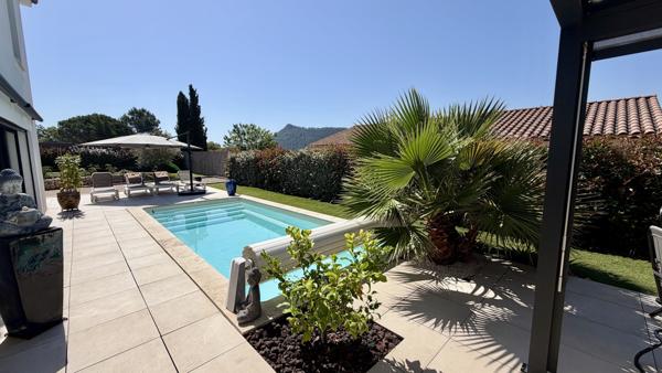 Bagnols-en-Forêt — villa contemporaine 5 pièces 114 m² avec piscine