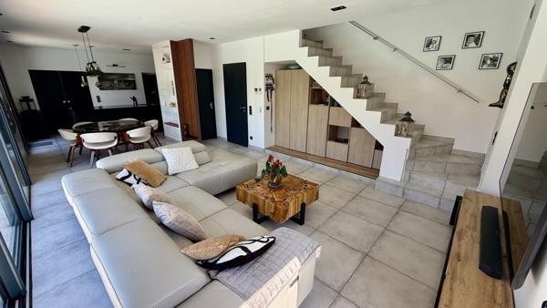 Bagnols-en-Forêt — villa contemporaine 5 pièces 114 m² avec piscine