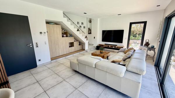 Bagnols-en-Forêt — villa contemporaine 5 pièces 114 m² avec piscine