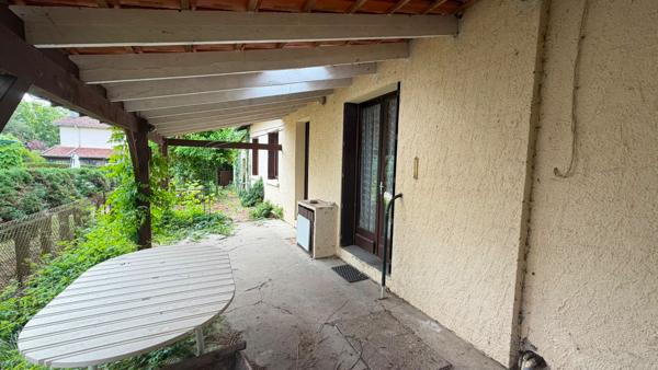 Maison de plain pied avec jardin à rénover au Nord de Bergerac !