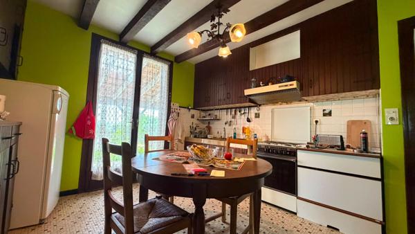 Maison de plain pied avec jardin à rénover au Nord de Bergerac !