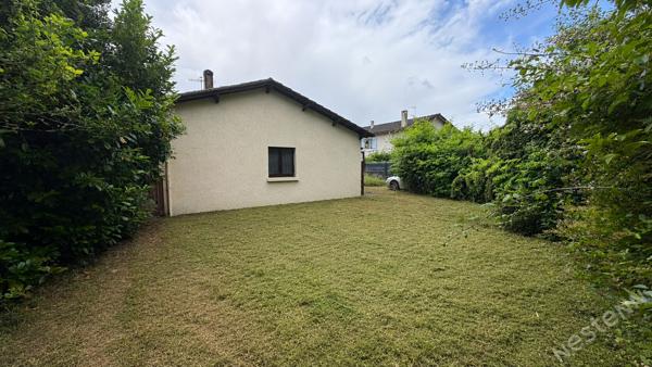 Maison de plain pied avec jardin à rénover au Nord de Bergerac !