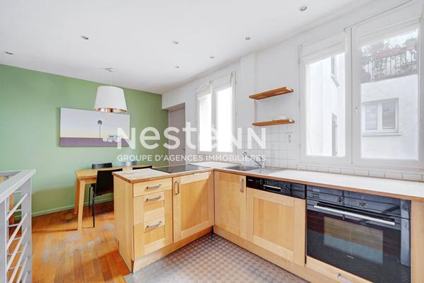 Paris 1er - Louvre / Rivoli - Duplex de charme avec parking - Dernier étage