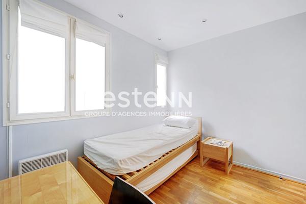 Paris 1er - Louvre / Rivoli - Duplex de charme avec parking - Dernier étage