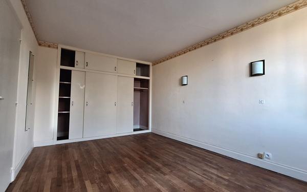 Maison à vendre    6 pièces •  Néris-les-Bains